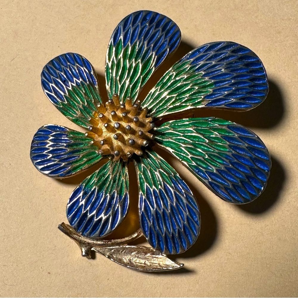 JJ-Jonette Jewelry Vintage Flower Brooch-Gorgeous Green & Blue Petals and Shape
